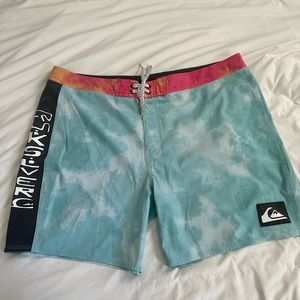Tie-die Mens quicksilver board shorts 40